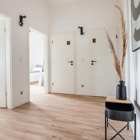 Huesske 1 Апартаменты *