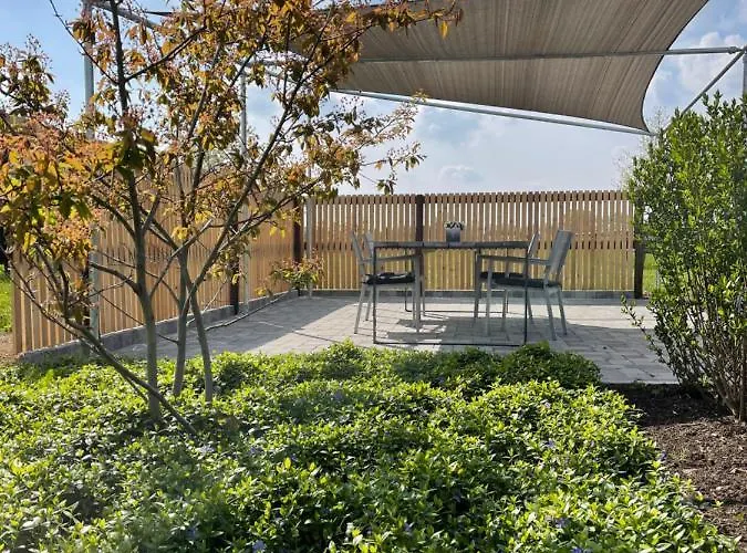 Huesske 1 * Κρέφελντ